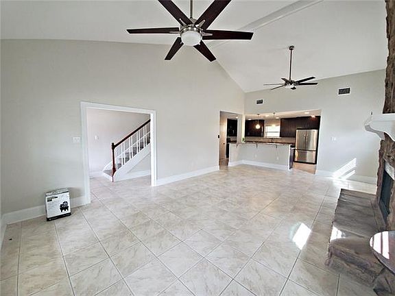 5th image of 110 Sherwood Dr