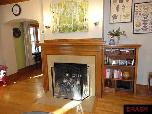 2nd image of 1526 N Broad St