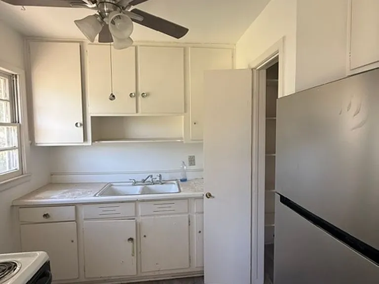 1317 S Crockett Dr — Photo 5