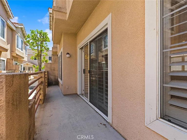14075 Lemoli Ave — Photo 35