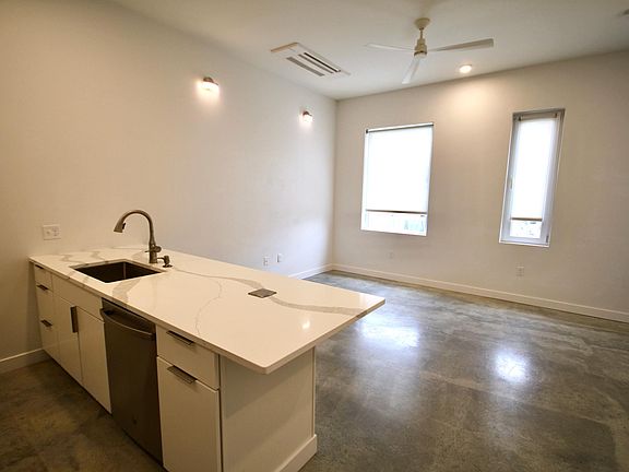4th image of 225 Waterman St Unit 102