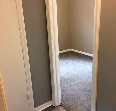 4th image of 5910 E 100th St