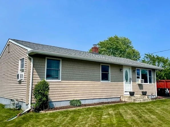 418 Kenneth Ave, Somerset, MA 02725