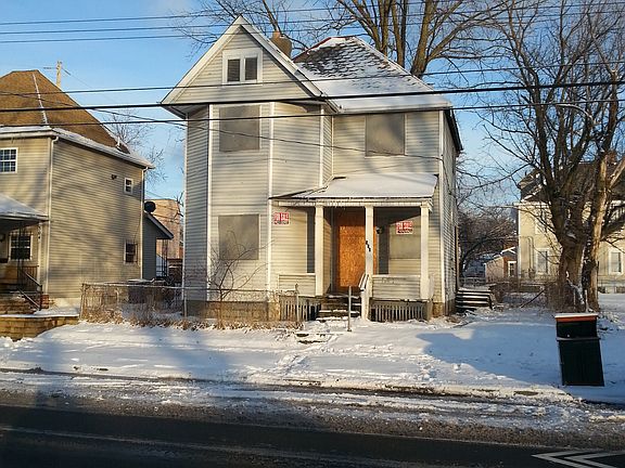 3rd image of 310 S Champion Ave
