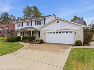 2423 Chalet Dr, Rochester Hills, MI 48309