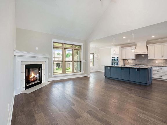 4th image of 73 Copperstone Cir