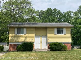 6309 Grovenburg Rd, Lansing, MI 48911