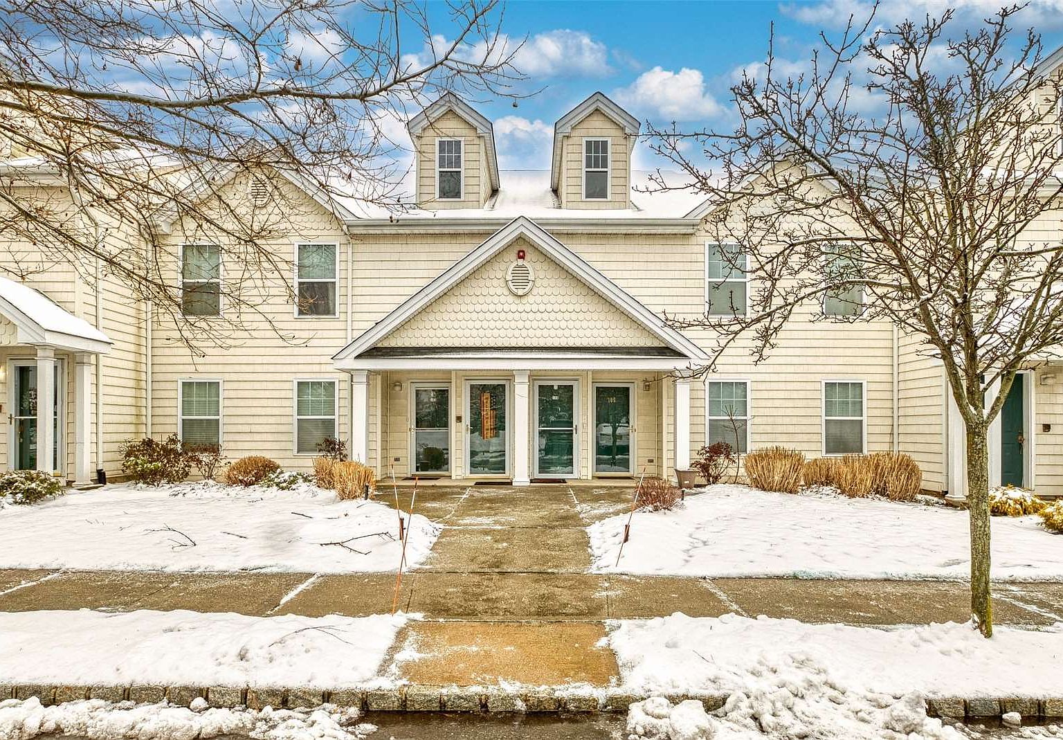 106 Brattle Circle UNIT 106, Melville, NY 11747 Zillow