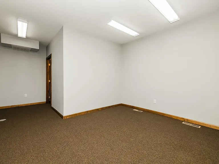226 N Broad St — Photo 8