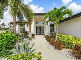 2704 SW 4th Place Cpe, Coral, FL 33914