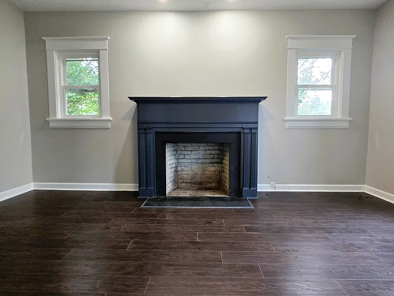 225 Bond St — Photo 6