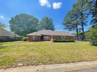 297 Pickwicket Dr, Conway, AR 72034