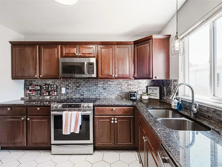 565 Winona Ct — Photo 8