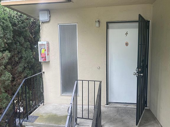 3rd image of 659 Hillsborough St #4