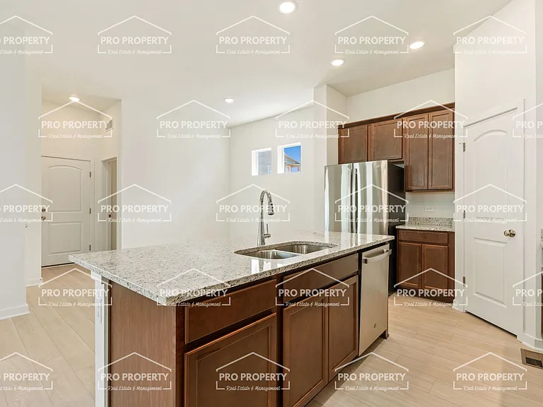 6384 Elk Pass Ln — Photo 8