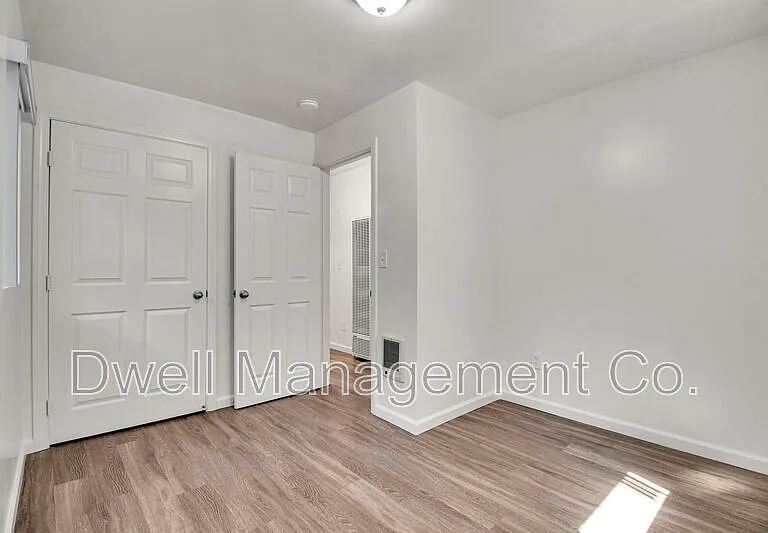 9105 Rosedale Dr — Photo 15
