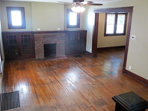 2nd image of 318 Park St