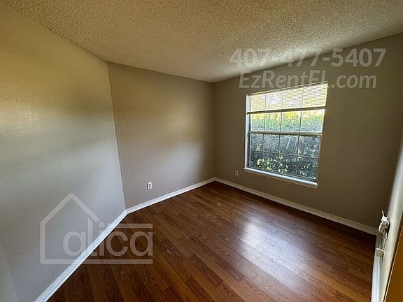 3rd image of 3958 Victoria Landing Dr N