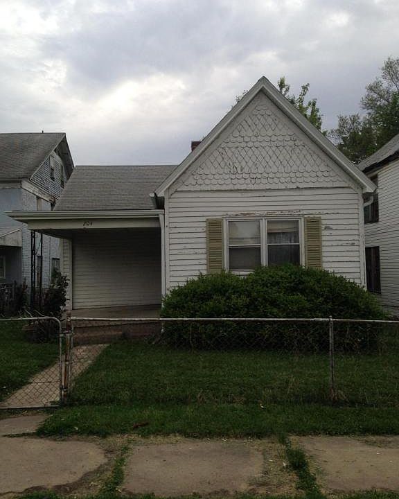 2nd image of 204 W Colorado Ave