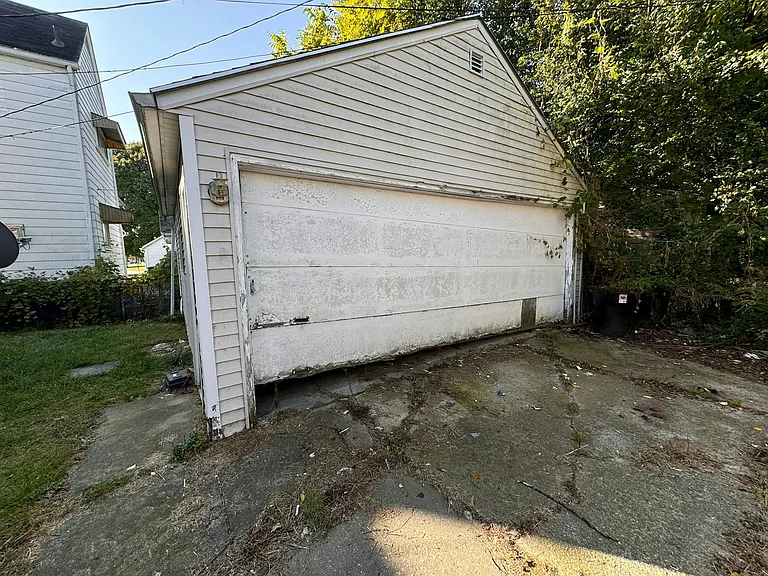 1735 Wyndhurst Rd — Photo 13