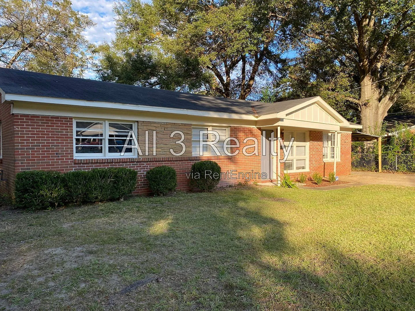 3 bed, 2.0 bath, 1273 sqft, $1,295 — Photo 2