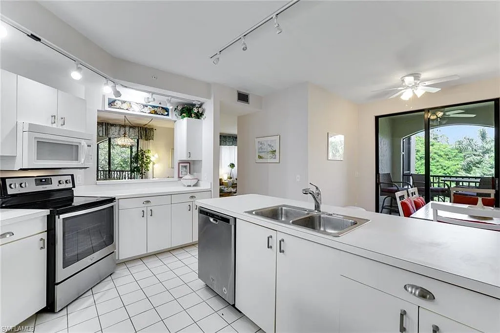 2 bed, 2.0 bath, 1747 sqft, $10,500 — Photo 4