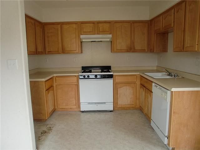 2nd image of 419 Del Rey Dr