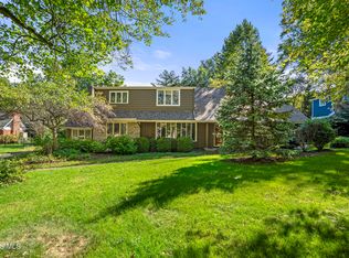 2242 Dundas Rd, Toledo, OH 43606