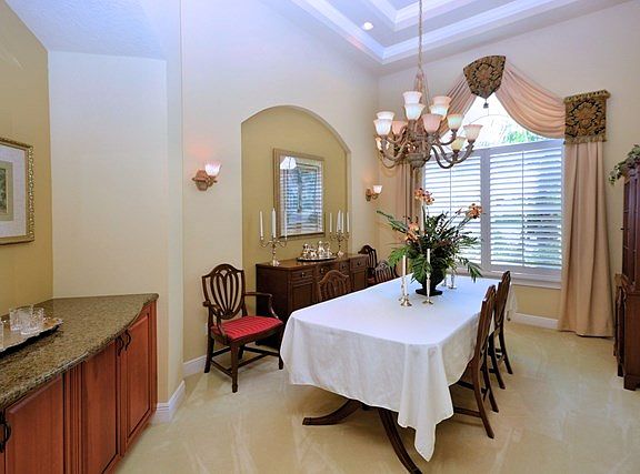 4th image of 27 San Gabriel Ln