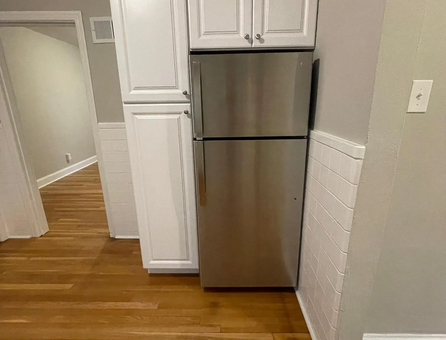 2820 Oakland Ave — Photo 2