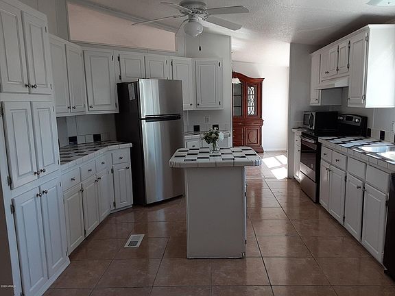 2nd image of 27 E Inglewood St
