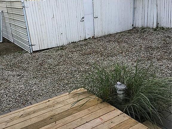3rd image of 2205 Coffeen St