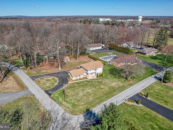3rd image of 930 Clydesdale Dr