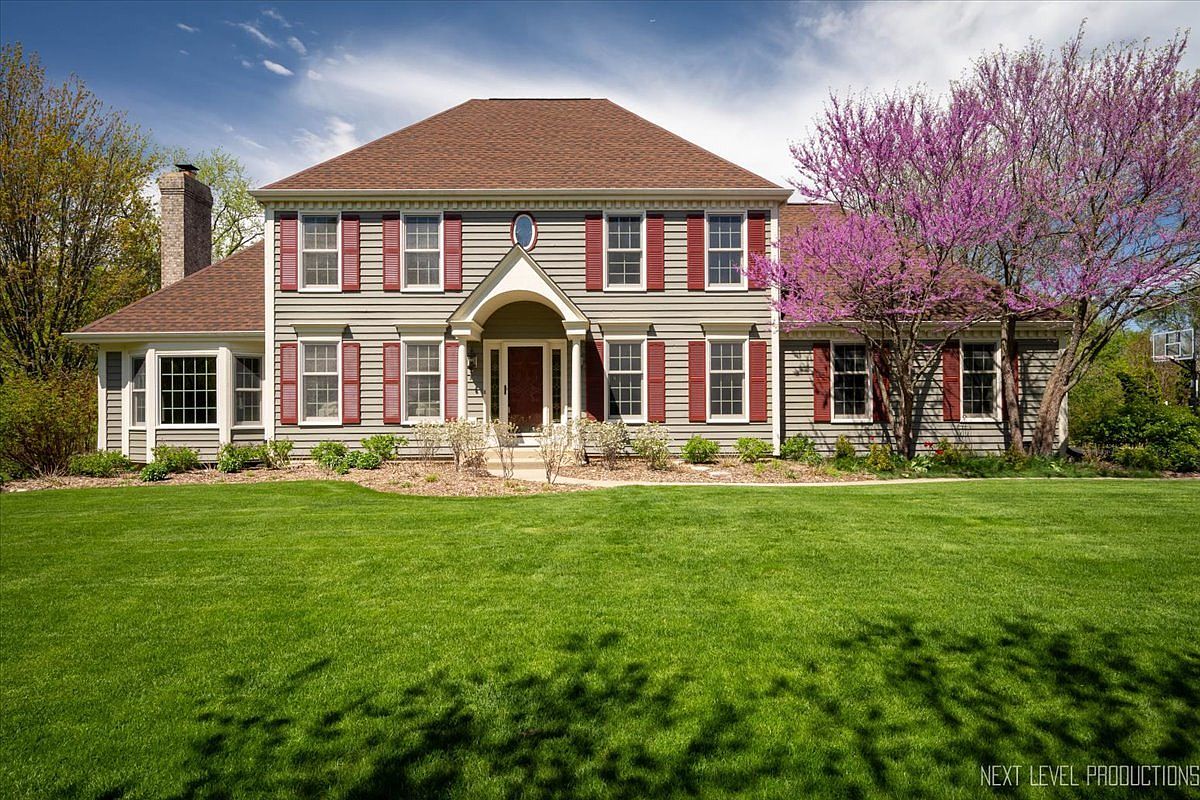 462 Country Ln, Crystal Lake, IL 60012 | Zillow