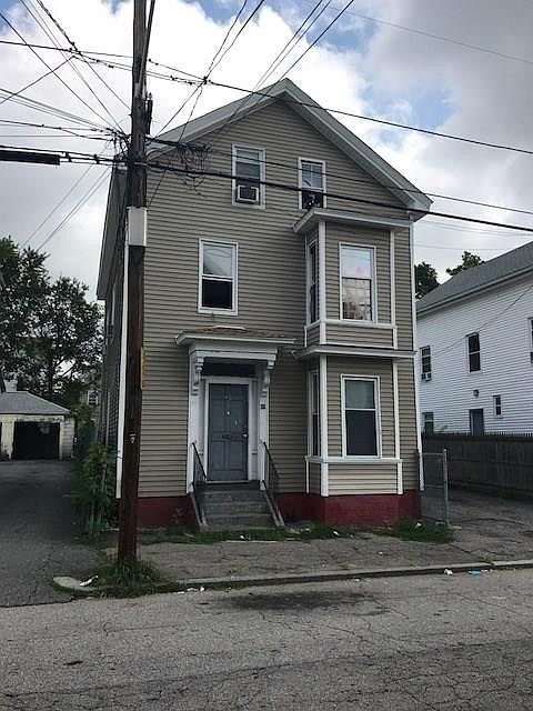 2nd image of 69 Waverly St