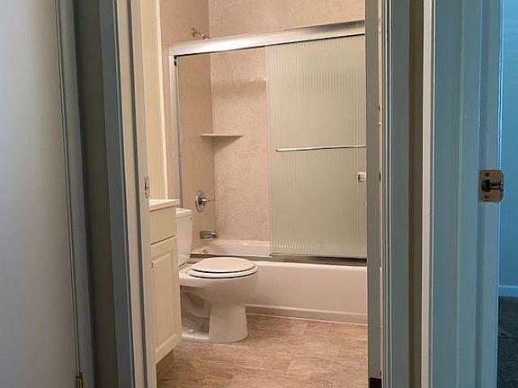 5th image of 585 W Iowa Ave Unit 3