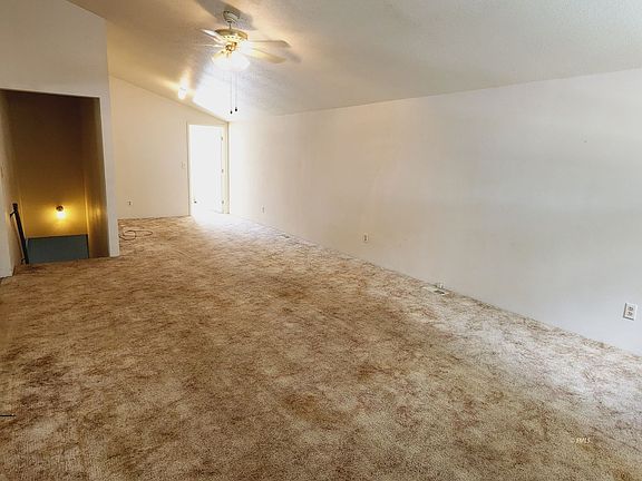 5th image of 1115 Doeden Ave