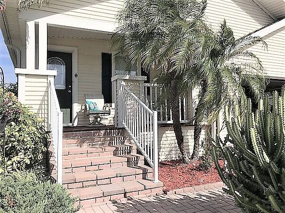 2nd image of 909 Eleuthera St W