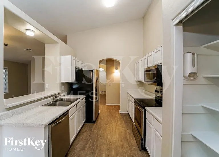 3620 W Bellewood Pl — Photo 7