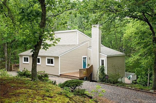1st image of 2806 London Park Dr