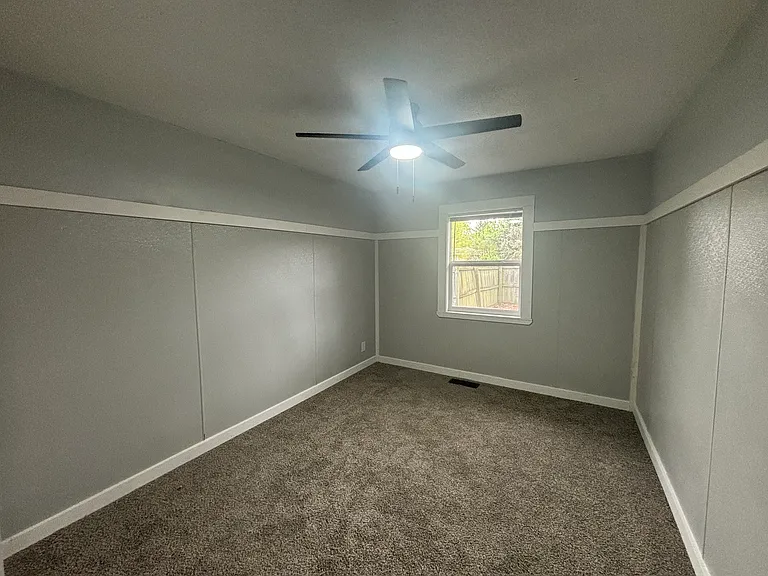 2310 Lindbergh Blvd — Photo 13