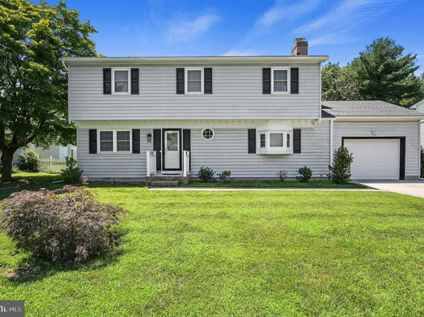 209 Lakelawn Dr, Milford, DE 19963
