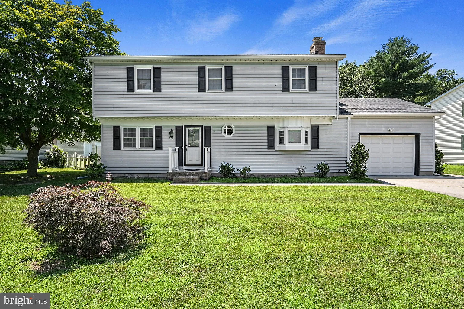 209 Lakelawn Dr photo 1