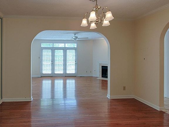 4th image of 8833 Ashton Ct