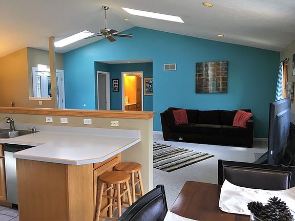5th image of 917 Crystal Dr