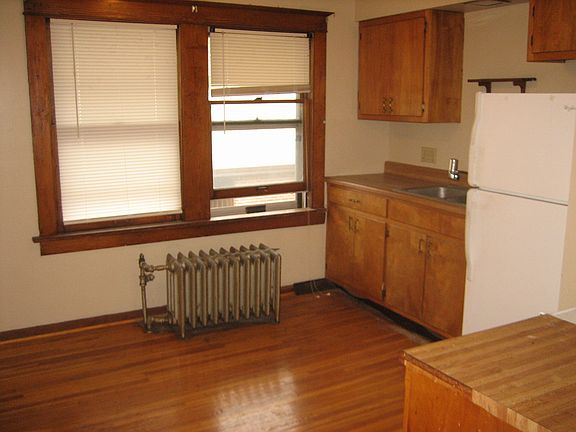 2nd image of 1620 C St #E