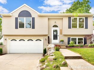 161 Rollingwood Dr, Rockford, MI 49341
