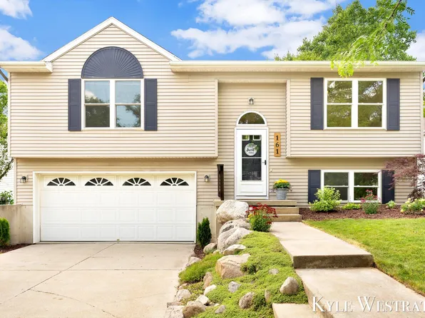 161 Rollingwood Dr, Rockford, MI 49341
