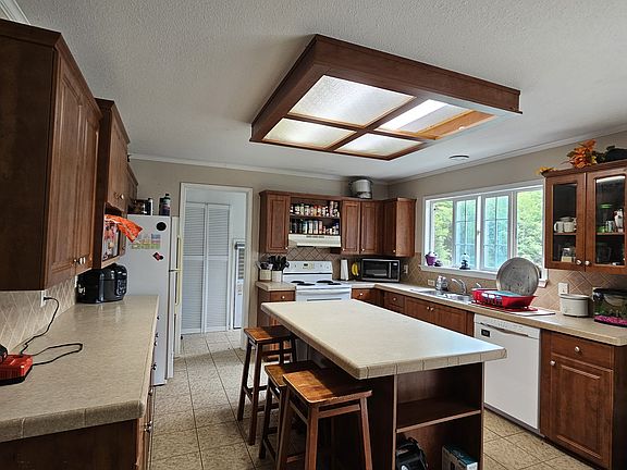 4th image of 191 Harmon Ln