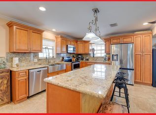 706 Caribbean Dr E, Summerland Key, FL 33042